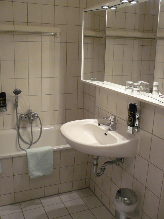 Hotel 7 Saeulen Gmbh Dessau-Rosslau Habitación foto